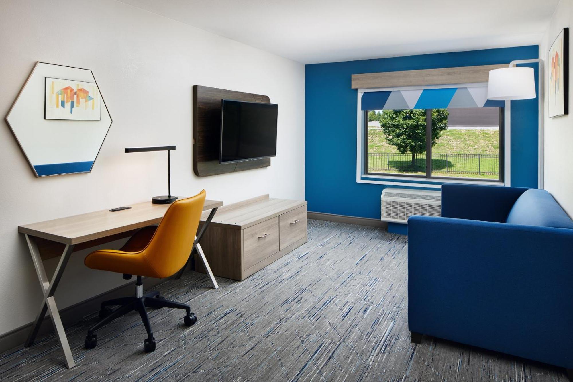 Holiday Inn Express And Suites Wheeling By Ihg Triadelphia Bagian luar foto